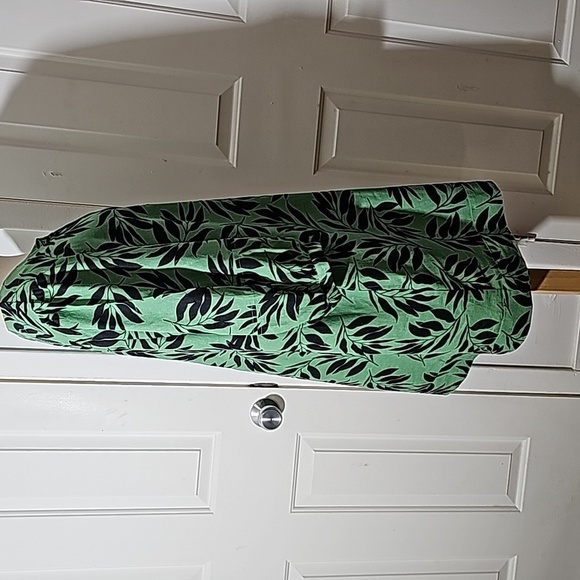 Who what Wear- shift dress Green palm design. Linen/rayon. Size large. - Picture 4 of 9